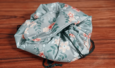 梅尔文推荐的五款产品中的第三款是这个化妆包