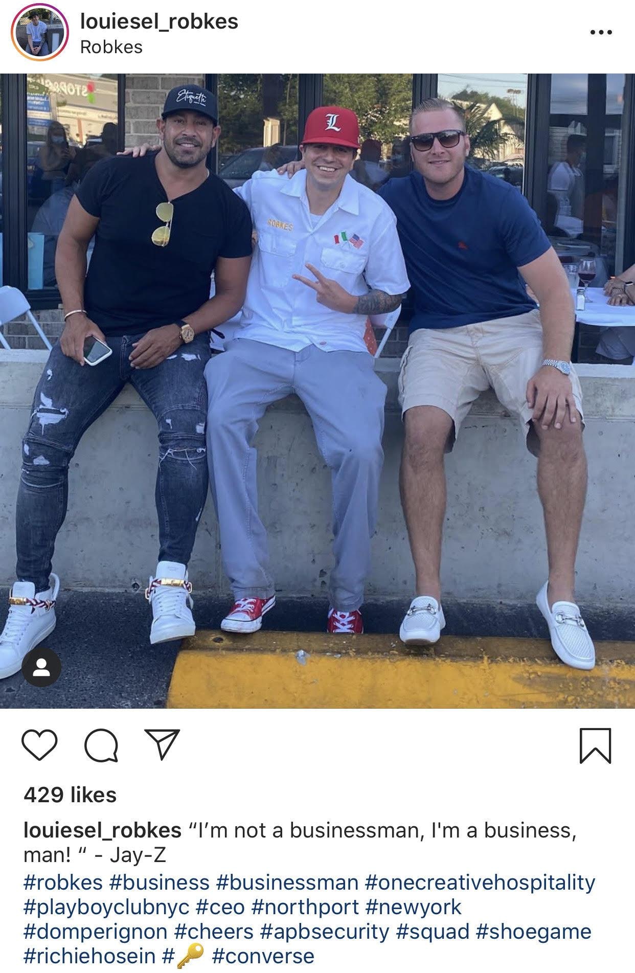 说唱字幕社交媒体